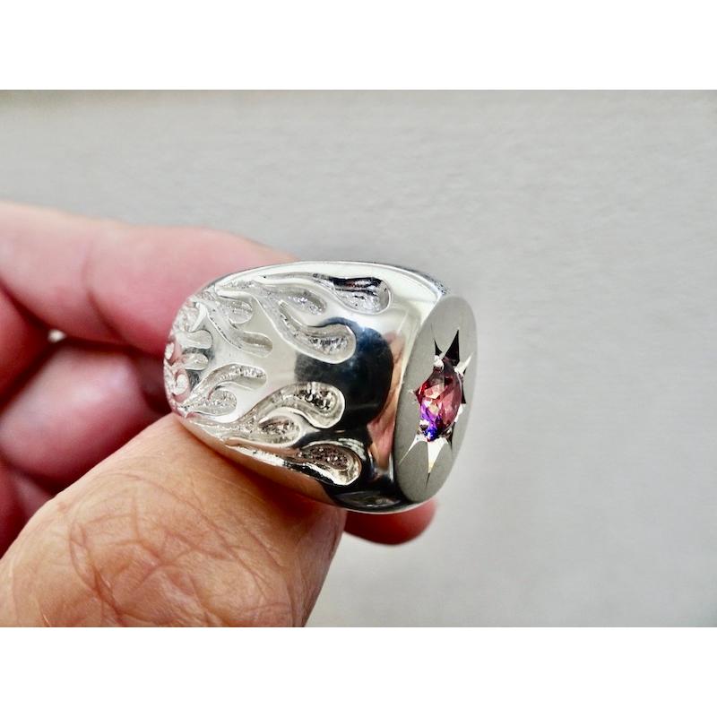 仁尾彫金『一つ星レッドジルコニア、ファイヤーパターン楕円の印台  