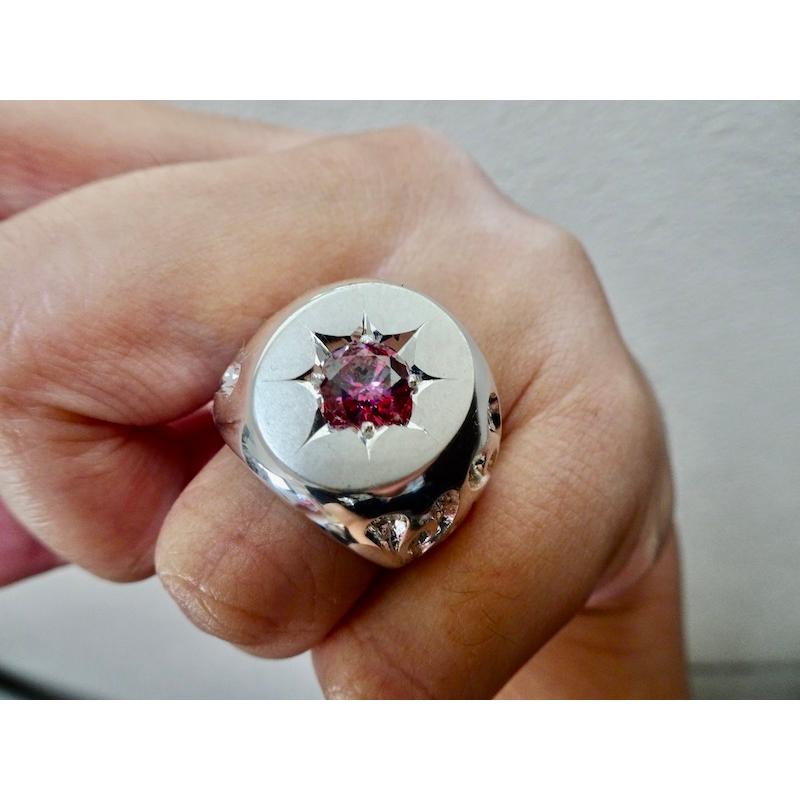 仁尾彫金『一つ星レッドジルコニア、ファイヤーパターン楕円の印台  