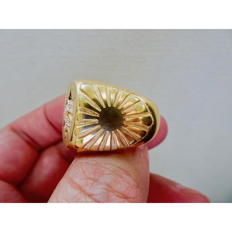 仁尾彫金『一つ星ジルコニア太陽のゴールド楕円印台リング