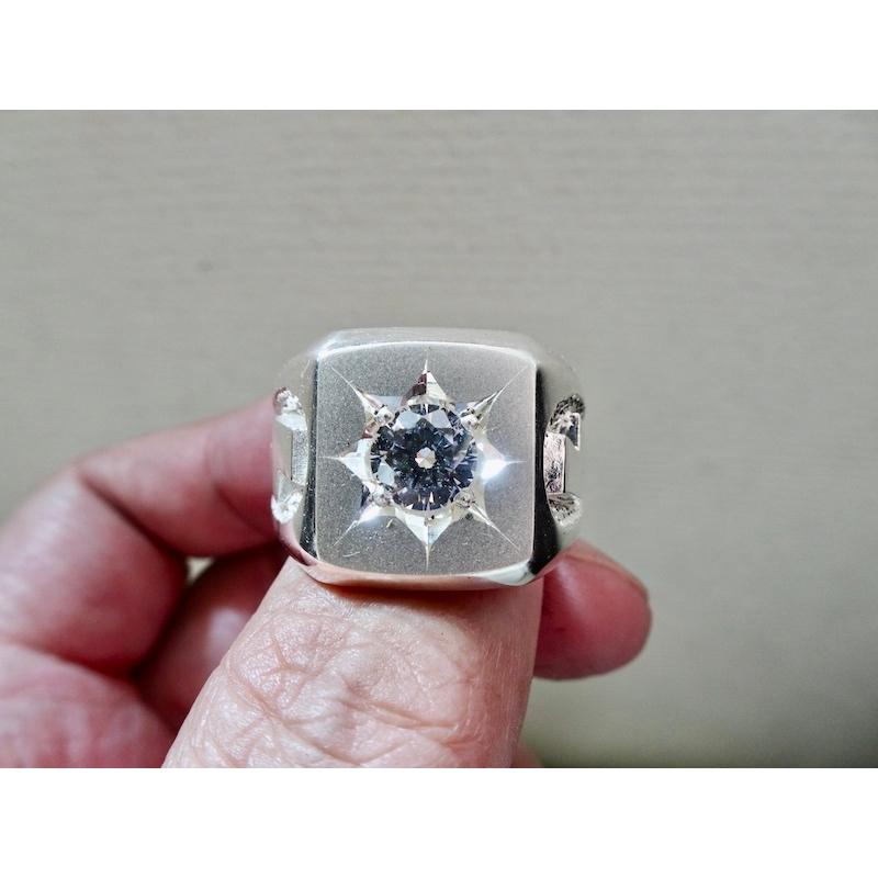 仁尾彫金『一つ星ジルコニア、プラチナ、サンダー印台リング  
