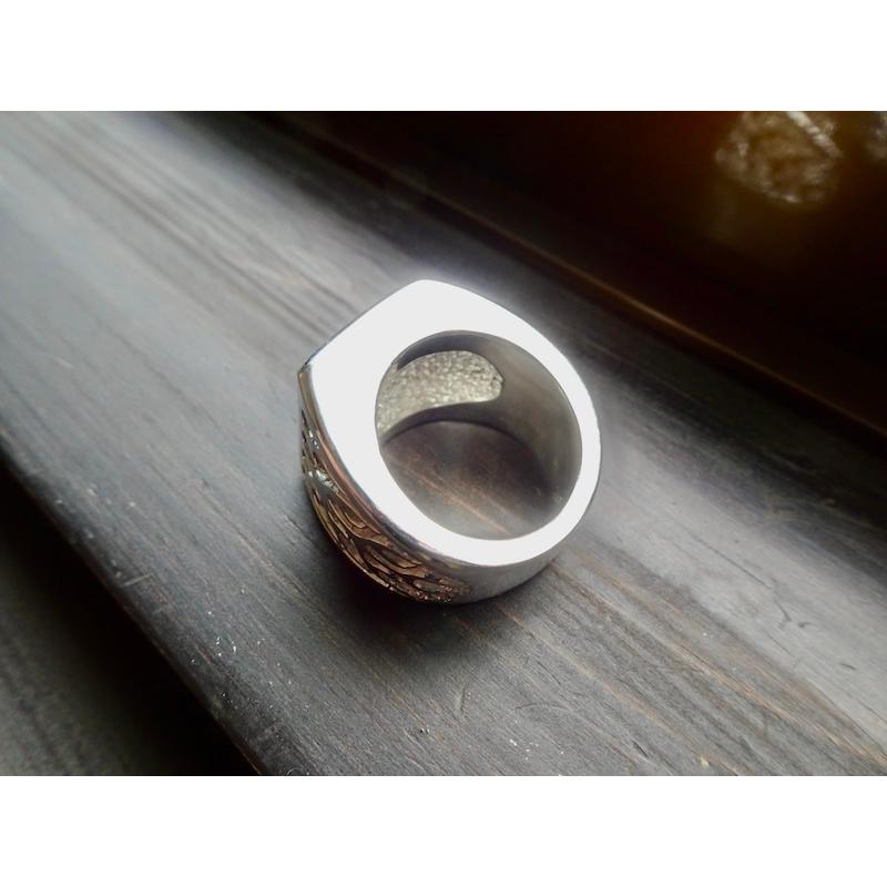 仁尾彫金『一つ星レッドジルコニア、ファイヤーパターン印台リング