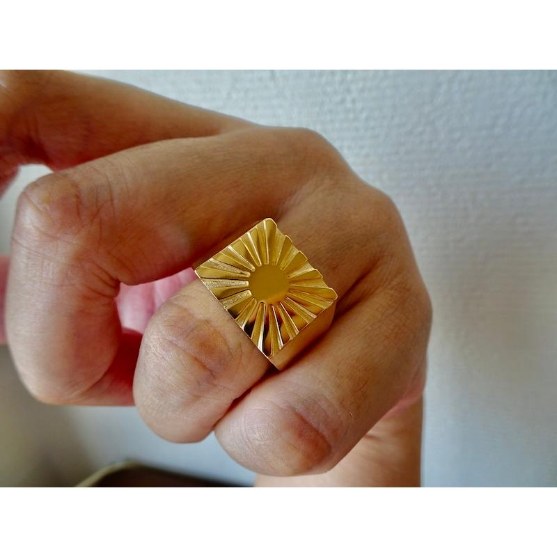 仁尾彫金『太陽の印台リング2、磨き』ハンドメイド325 仁尾彫金『k18太陽の印台リング2、磨き』ハンドメイド325 | 仁尾彫金