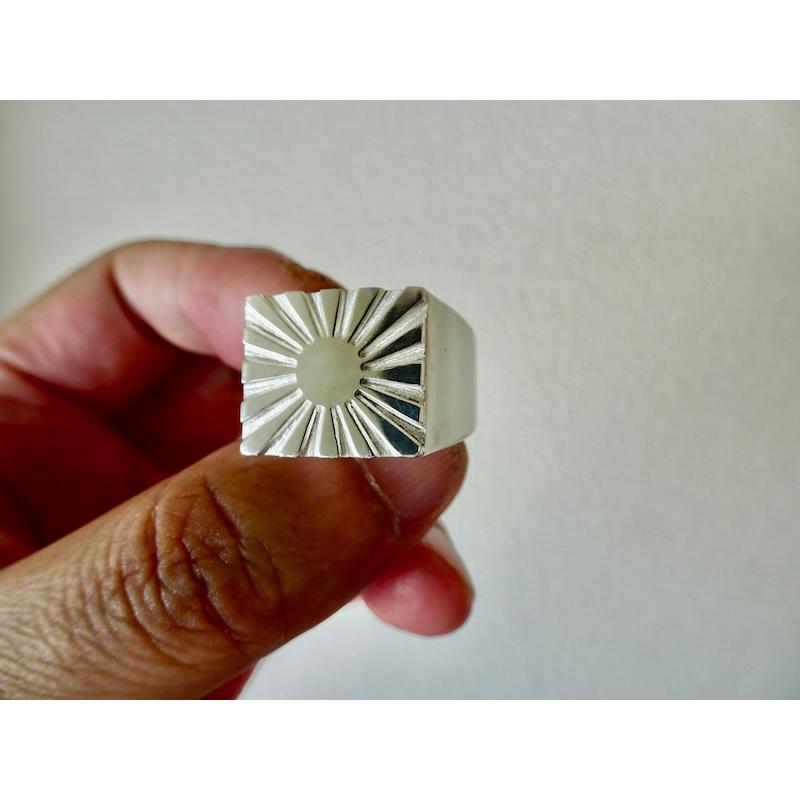 仁尾彫金『太陽の印台リング2、磨き』ハンドメイド325 : 仁尾彫金 