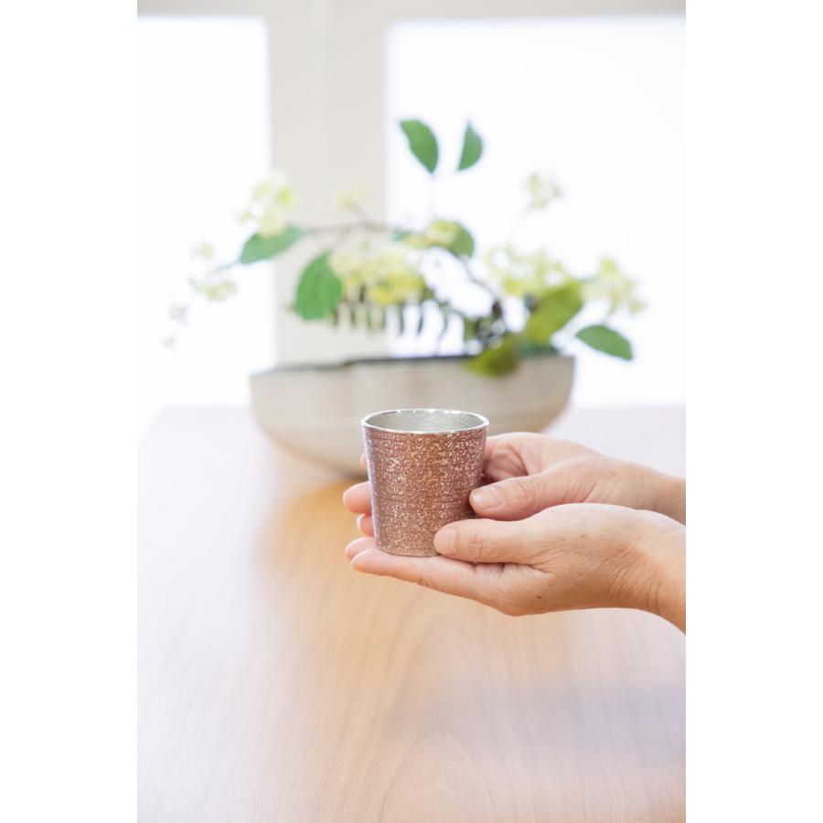 送料無料 [薩摩錫器工芸館] 薩摩錫器 ぐい呑 吹雪赤漆加工\u0026吹雪藍漆加工 2個セット(赤)(藍) /タンブラー グラス ギフト 退職祝い 敬老の日 父の日 母の日_4