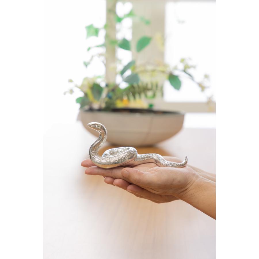 置物 送料無料 [薩摩錫器工芸館] 薩摩錫器 蛇 IBUKI 白加工 品番186-6