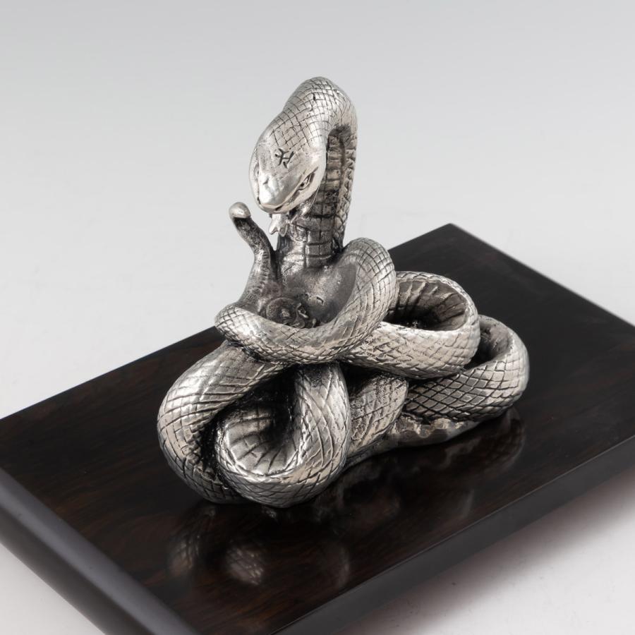 送料無料 置物 薩摩錫器工芸館 薩摩錫器 蛇置物 KOURIN 黒漆加工台付