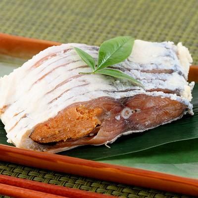 滋賀県の伝統的な味 鮒寿司丸ごと姿箱入 送料無料 ポイント消化 : 産直お取り寄せNセレクト Yahoo!店 - 通販 - Yahoo!ショッピング