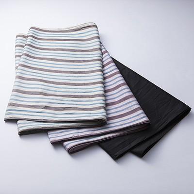 江戸時代から続く高級絹織物「甲斐絹」 「甲斐絹座」 甲斐絹ストール 太縞紫 株式会社甲斐絹座・山梨県 江戸時代から続く高級絹織物「甲斐絹」 「甲斐絹座」 甲斐絹ストール