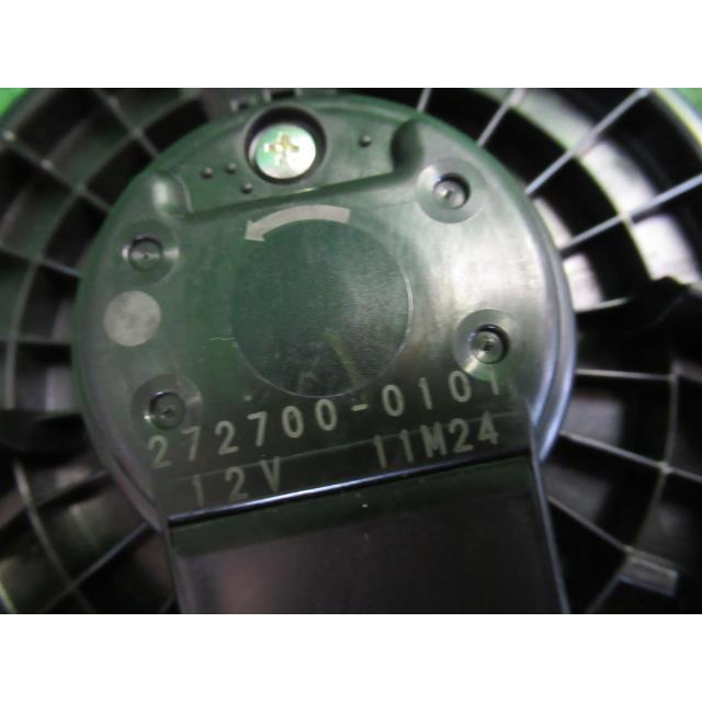 インサイト DAA-ZE2 ヒーターブロアモーター L NH731P デンソー 272700