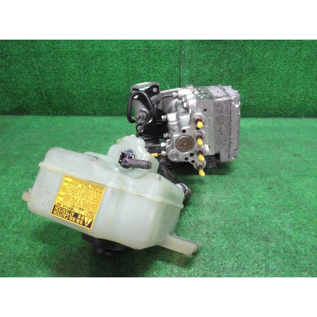 アクア DAA-NHP10 ABSアクチュエーター G 209 ブラックマイカ トヨタ