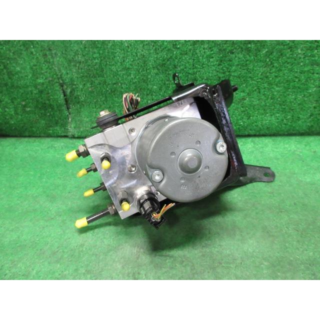 アベンシス CBA-AZT250 ABSアクチュエーター XI 1C0 シルバー(M