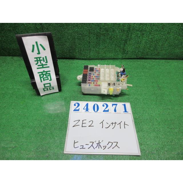 インサイト DAA-ZE2 ヒューズ ボックス G R81 ミラノレッド TM8-0030