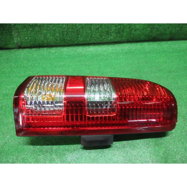 エブリィワゴン　テールランプ　右 エブリイワゴン エブリィ LE-DA62V 右 テール ランプ PC 26U スペリア