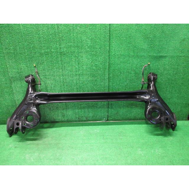 プリウス DAA-ZVW30 リア アクスルビーム ASSY L 040 スーパーホワイト