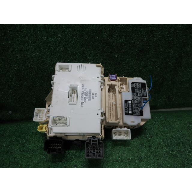 スイフト DBA-ZC71S ヒューズ ボックス XG ZDF シュプリームレッド