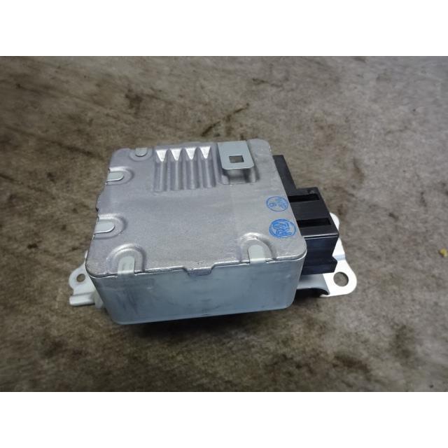 プリウス DAA-ZVW30 パワステ コンピューター 1800 S 8V0 アイスバーグ