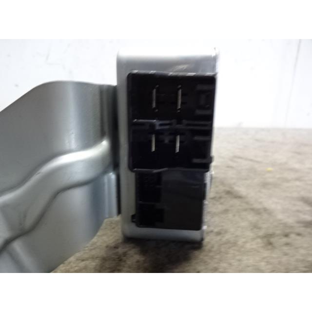 プリウス DAA-ZVW30 パワステ コンピューター 1800 S 8V0 アイスバーグ