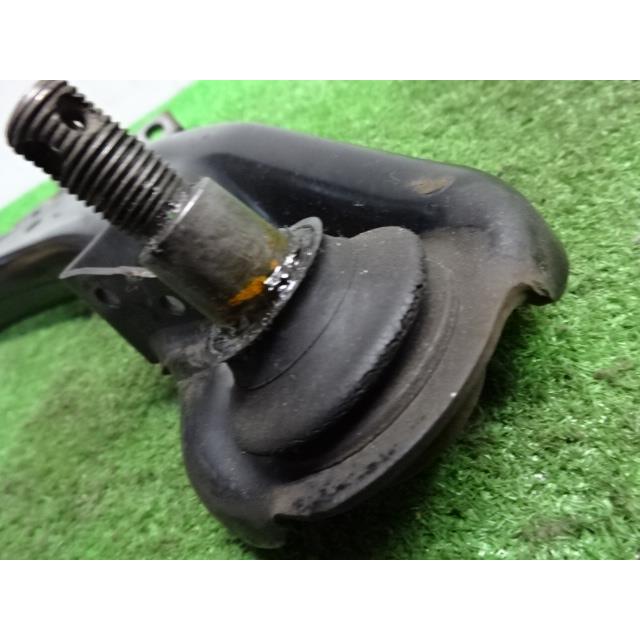 ステップワゴン DBA-RK1 右 フロント ロアアーム 2000 G NH737M