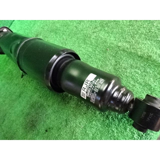 クラウンマジェスタ DBA-URS206 右 リア エアサス 4600 Cタイプ 202