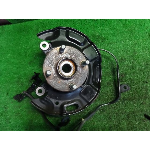 iQ DBA-KGJ10 左 フロント ナックル ハブ ASSY 1000 G レザー