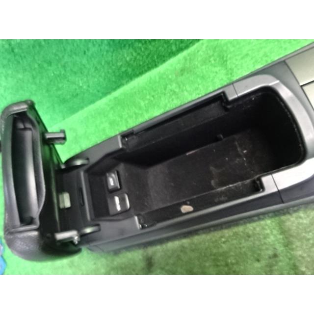 レクサス（LEXUS） IS DBA-GSE20 コンソール ボックス 077 ホワイト