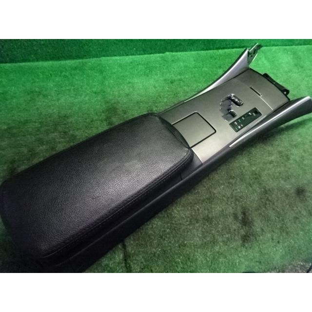 レクサス（LEXUS） IS DBA-GSE20 コンソール ボックス 077 ホワイト
