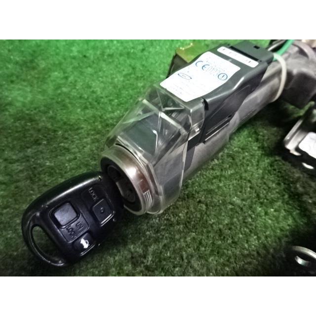 30セルシオ後期　サイドパネルダクト加工エアロ　パールホワイト　062 30後期セルシオサイドパネルダクト加工エアロ