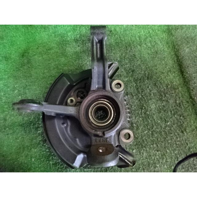 ミラ（ダイハツ） ミラジーノ DBA-L650S 左 フロント ナックル ハブ
