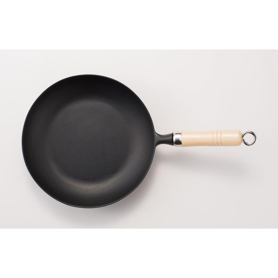 岩鋳 Iwachu オムレツパン24(木柄付) 黒焼付 内径23.5cm IH対応 フライパン 南部鉄器 24006の画像