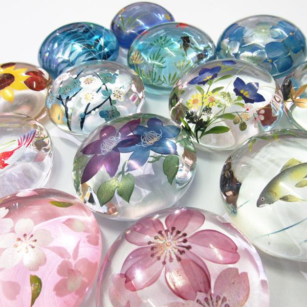 びいどろペーパーウェイト 花 ガラス 文鎮 おしゃれ くりすたるペーパーウエイト あじさい 紫陽花 ペーパーウエイト あじさいの花 おしゃれなガラス製文鎮 C 48 書道専門店 西文明堂 通販 Yahoo ショッピング