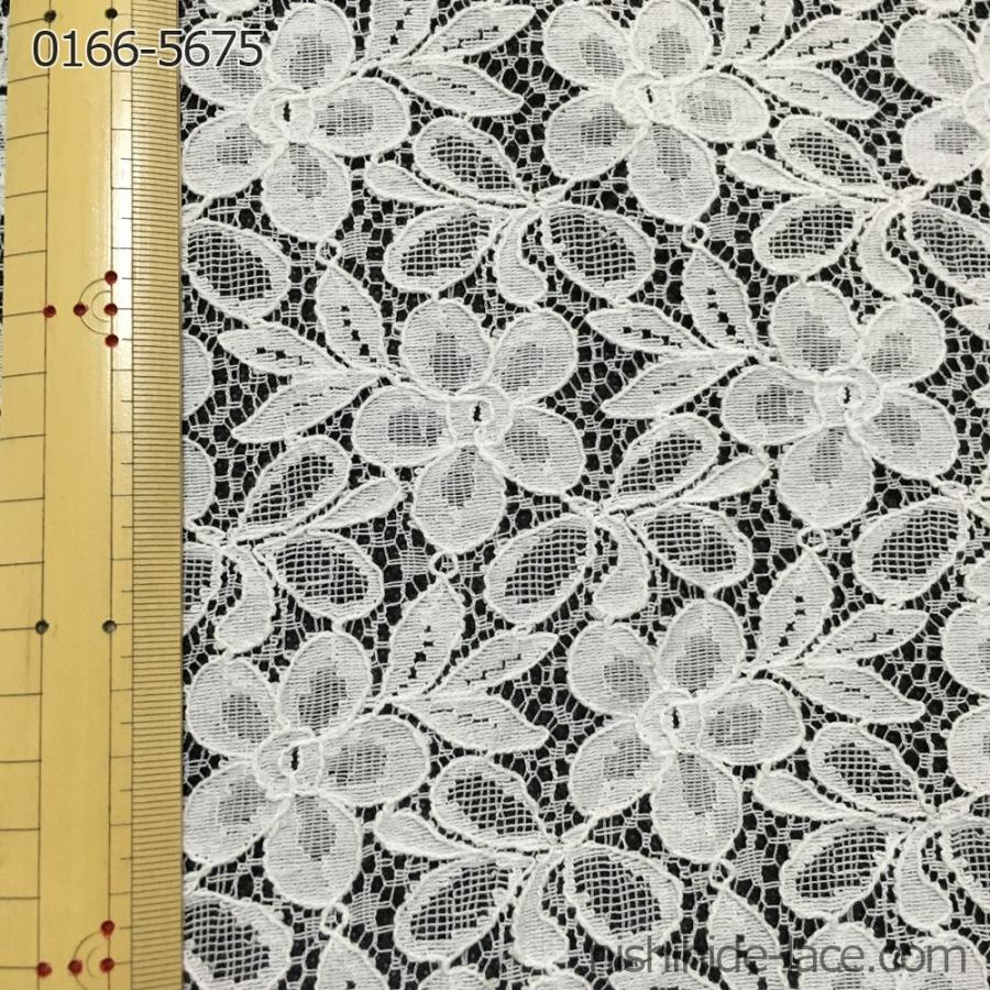 レース 生地 綿 コットン ラッセルレース はぎれ 大きめ 花柄 0166