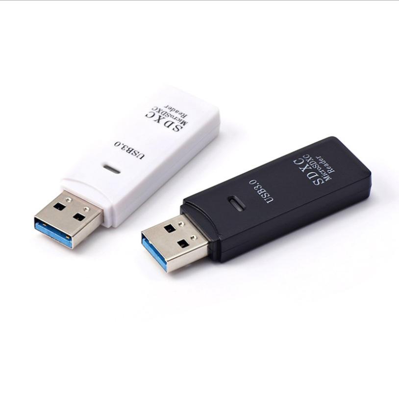 8619。SDカード、カードリーダー等おまけ付き！美品 カードリーダー USB3.0マルチカードリーダー SDカード /マイクロSD 両