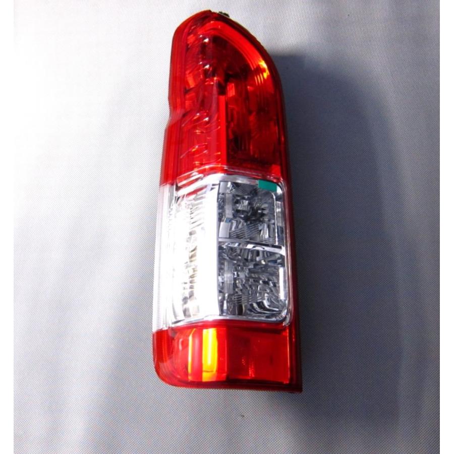 テールランプレンズ（LH（助手席側｜クリア） 81561-26443 ハイエース