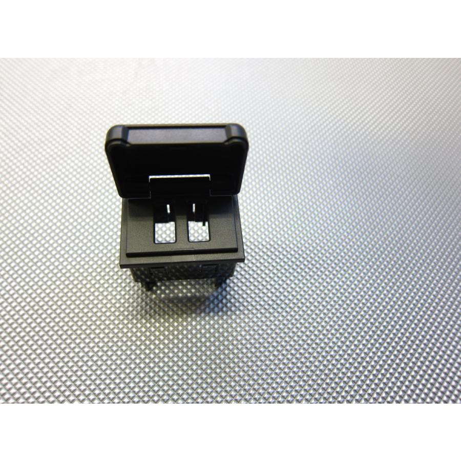 ステレオジャックアダプタ 86190-B1020 タフト LA900A ダイハツ純正