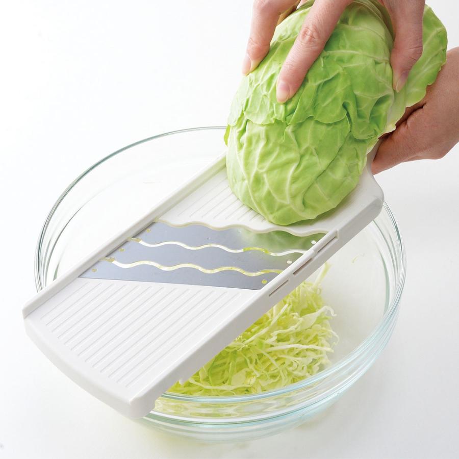 ニトリ（NITORI） 軽い切れ味の3枚刃キャベツスライサー : ニトリ