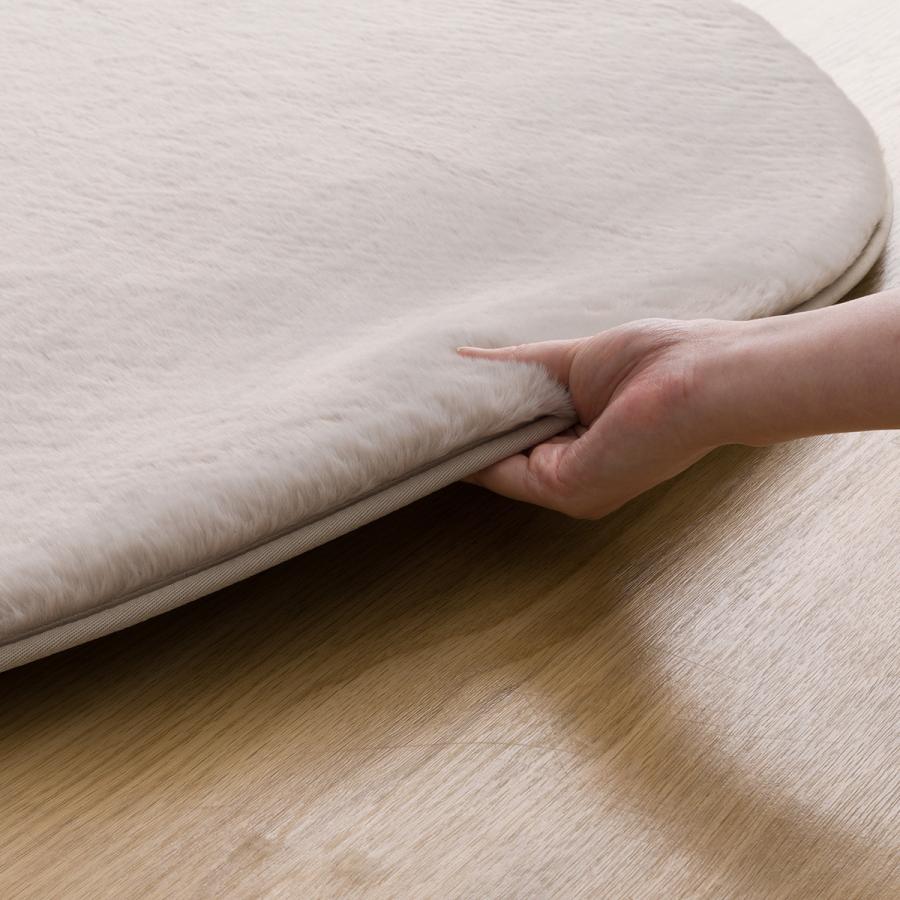 ニトリ（NITORI） ふんわり、なめらか上質な肌ざわりのラグ(ウサギラグ