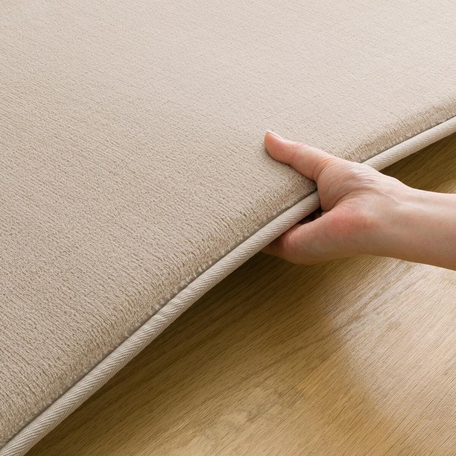 ニトリ（NITORI） 30mmウレタン入り 防汚加工+防ダニ加工+防音ラグ