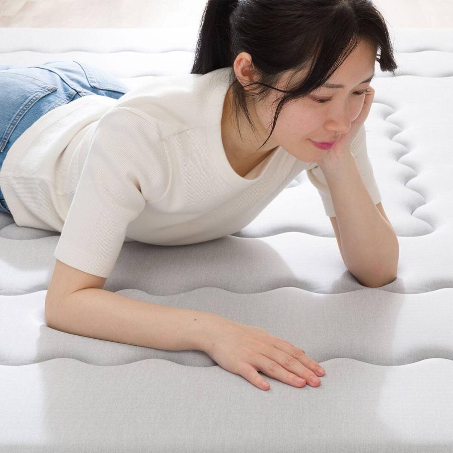 ニトリ（NITORI） 極厚30mmウレタン入り 接触冷感 防汚 ラグ(Nクール極