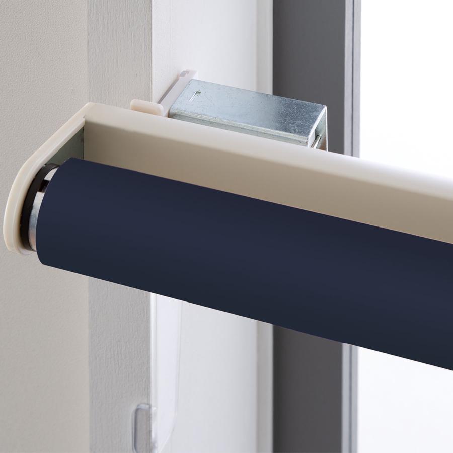 ニトリ つっぱり 遮光 ロールスクリーン 135X200 ホワイト 穴あけ不要 ニトリ つっぱり遮光ロールスクリーン(RS06 WH 135X200