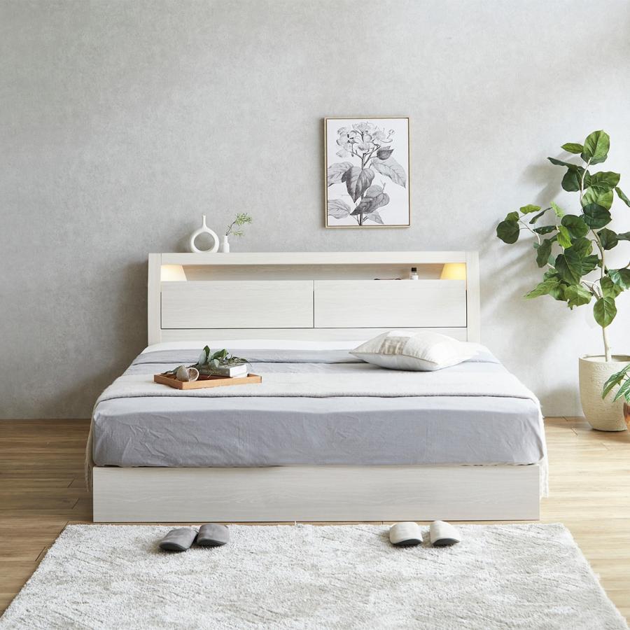 ニトリ（NITORI） 棚・コンセント・照明付きクイーンベッドフレーム(KB