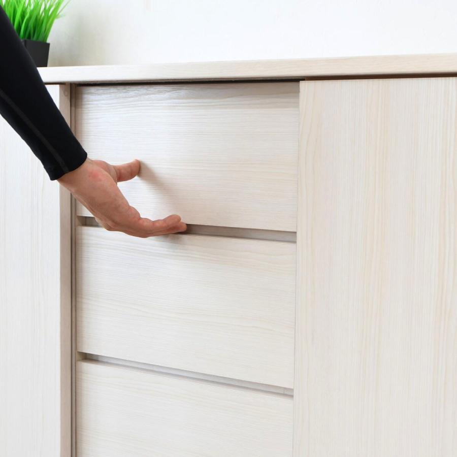 ニトリ（NITORI） カウンター下やリビングにも使える薄型キャビネット