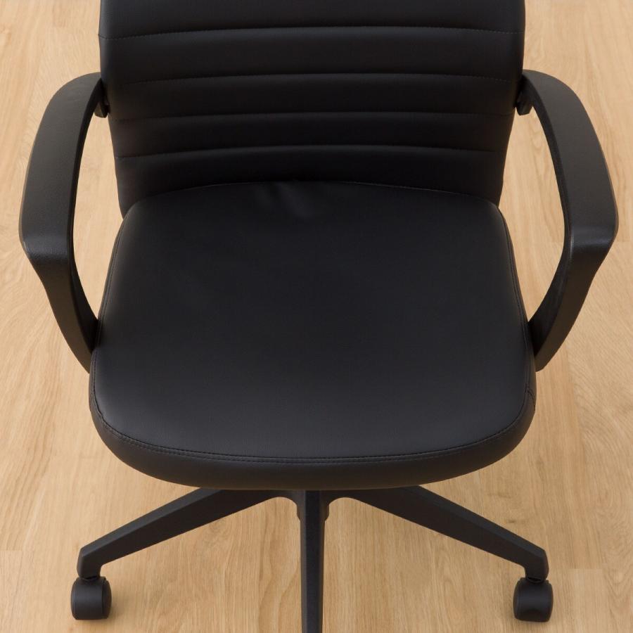 ワークチェア 黒PVC 美品【ニトリ クラウズ】キャスター付き 座り心地