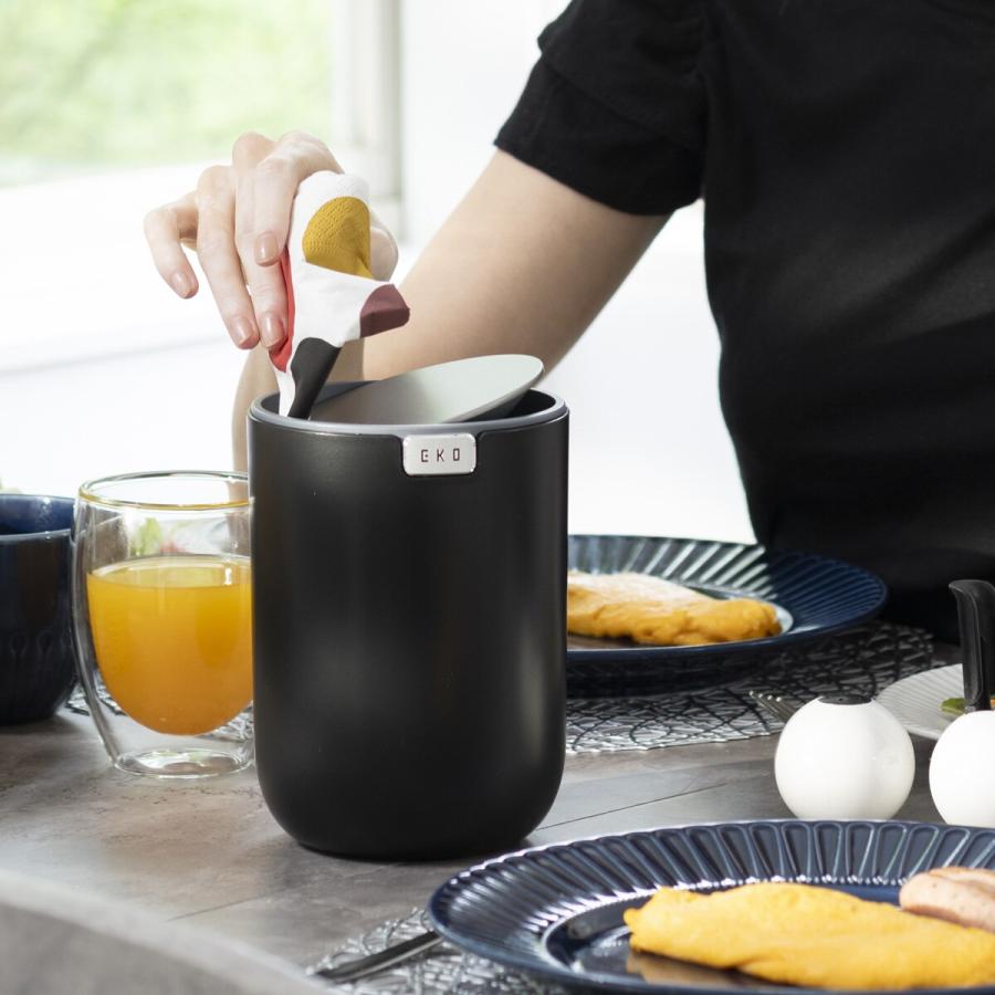 ニトリ（NITORI） スウィング式ゴミ箱(1.5L ブラック 9206) : ニトリ