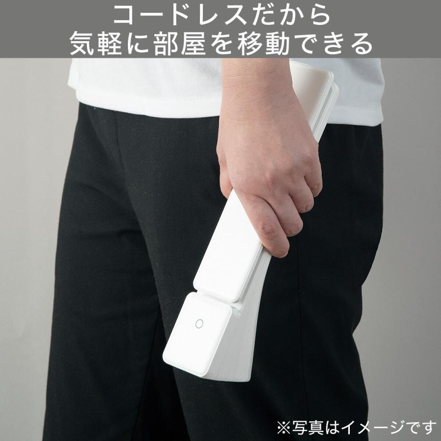 ニトリ（NITORI） USB充電式ポータブル LEDデスクライト 電気スタンド