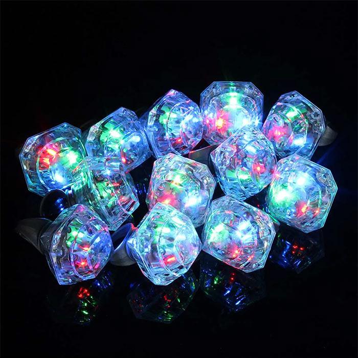 ダイヤモンド型指輪 96個セット 光るおもちゃ LED 景品 発光 お祭り出店 led リング お買い得 縁日 学園祭 リングライト 大人 子供会 夏祭り 雑貨 フェス 納涼祭_1