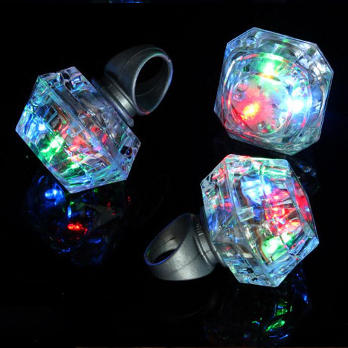 ダイヤモンド型指輪 96個セット 光るおもちゃ LED 景品 発光 お祭り出店 led リング お買い得 縁日 学園祭 リングライト 大人 子供会 夏祭り 雑貨 フェス 納涼祭_4