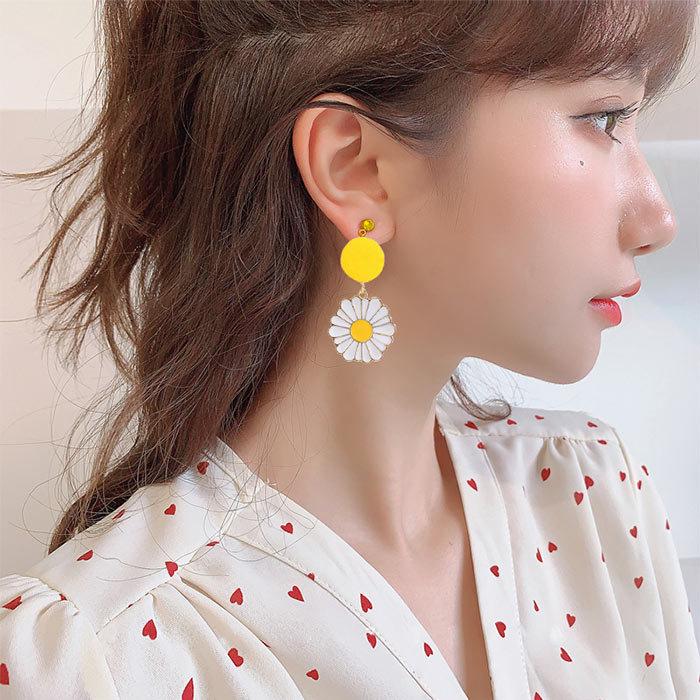 フックピアス レディース 花 イエロー マーガレット 揺れる