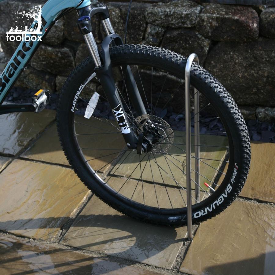 サイクルスタンド 埋設型 日本製・高品質 ステンレス製 自転車スタンド 埋込式 自転車留め 自転車置き場 駐輪スタンド ステンレス 長く使える 上質 シンプル