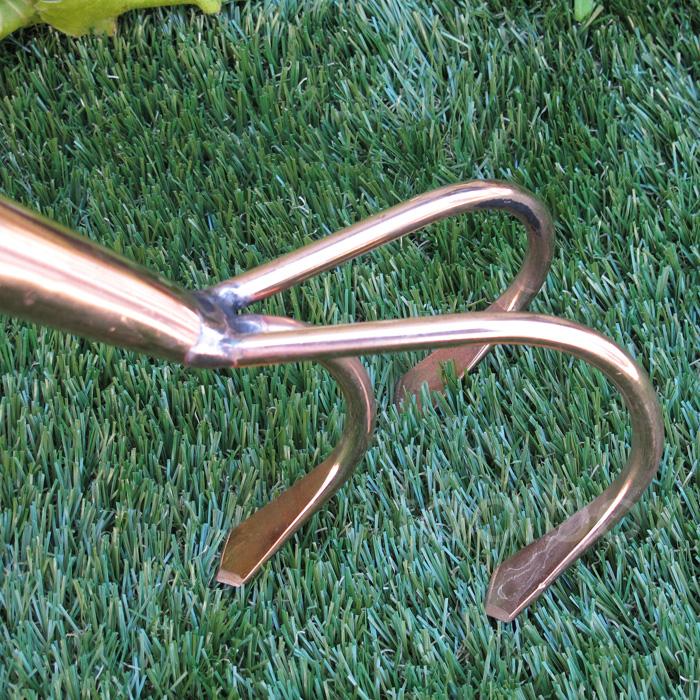 オーストリア直輸入【銅製ガーデニングツール くわ Taurus PKS BRONZE