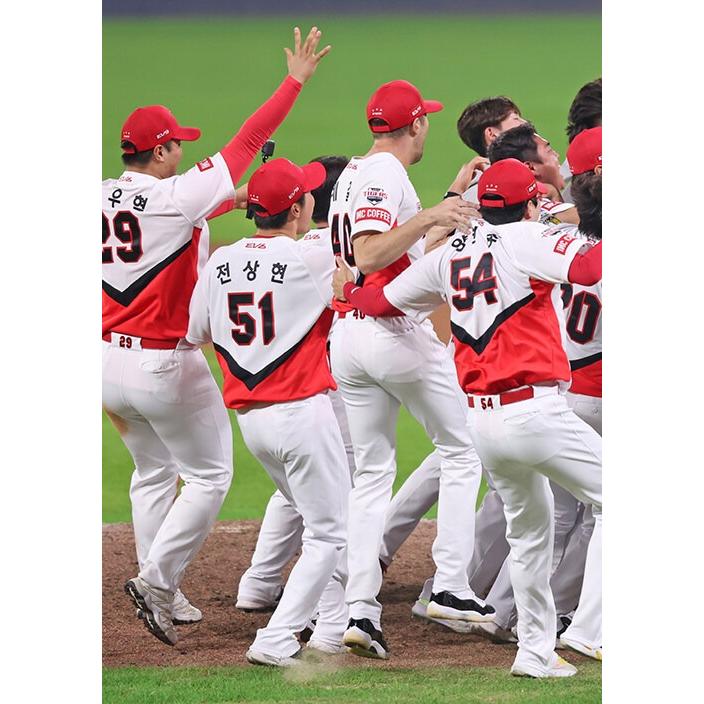 韓国語 スポーツ 『2025プロ野球ガイドブック』 著：ナ・ユリ、チョ